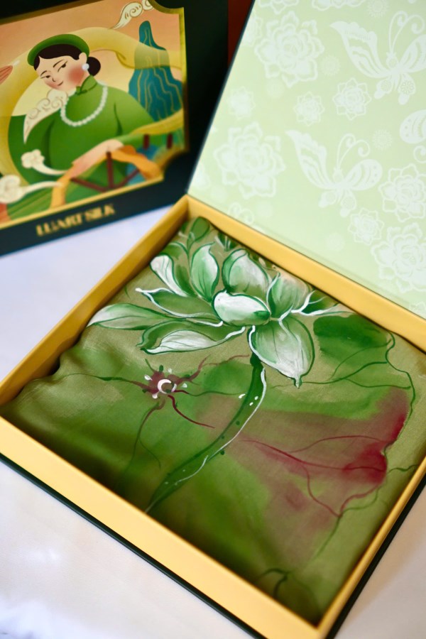 Khăn lụa tơ tằm vẽ tay (85x180cm) 