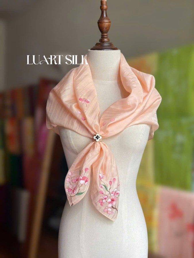 Khăn lụa tơ tằm vuông vẽ tay (85x85cm)