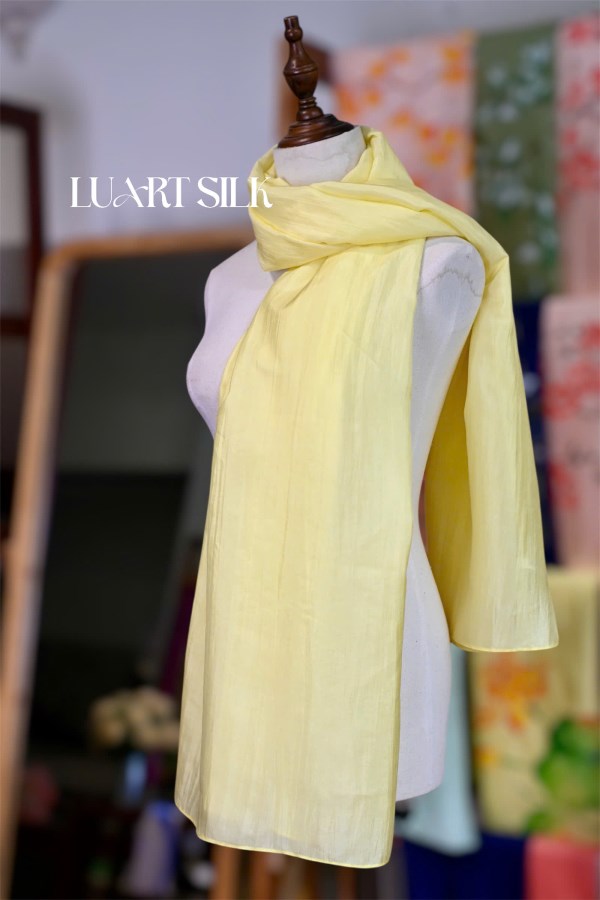 Khăn lụa tơ tằm trơn màu vàng 