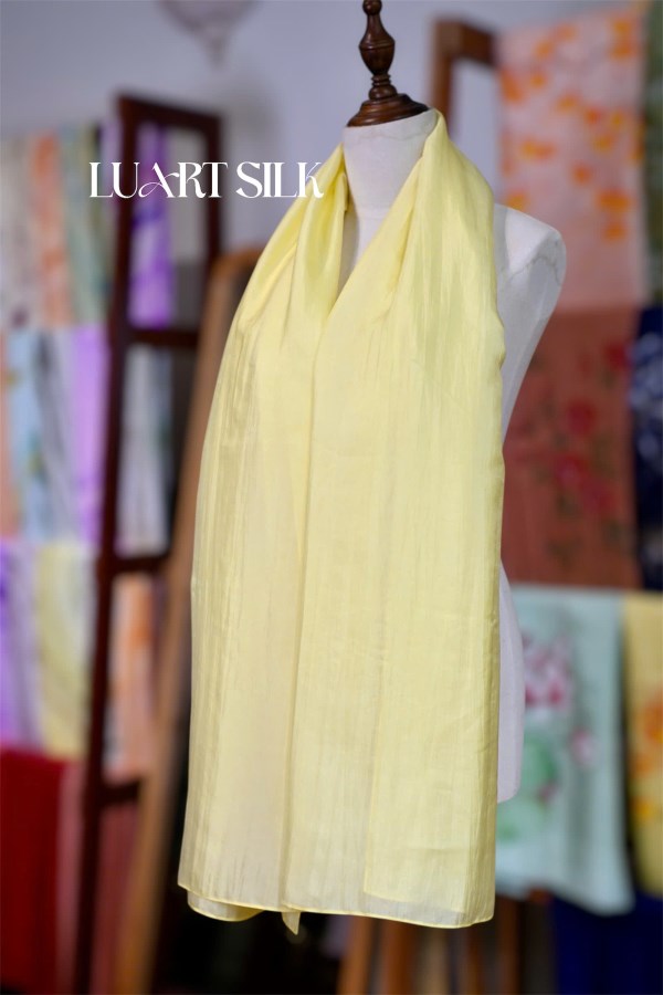 Khăn lụa tơ tằm trơn màu vàng 