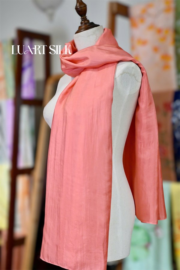 Khăn lụa tơ tằm trơn màu cam hồng