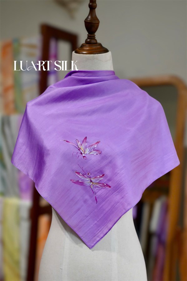 Khăn lụa tơ tằm vuông vẽ tay (85x85cm)