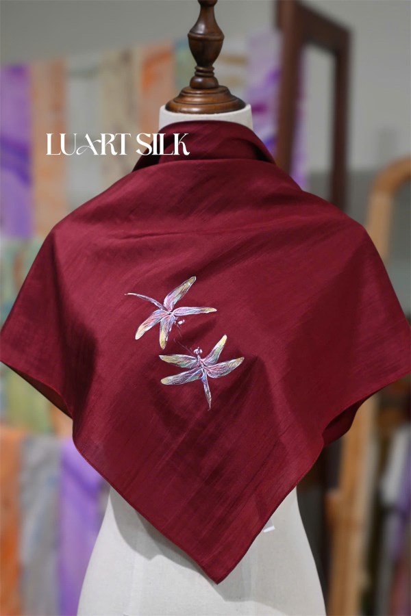 Khăn lụa tơ tằm vuông vẽ tay (85x85cm)