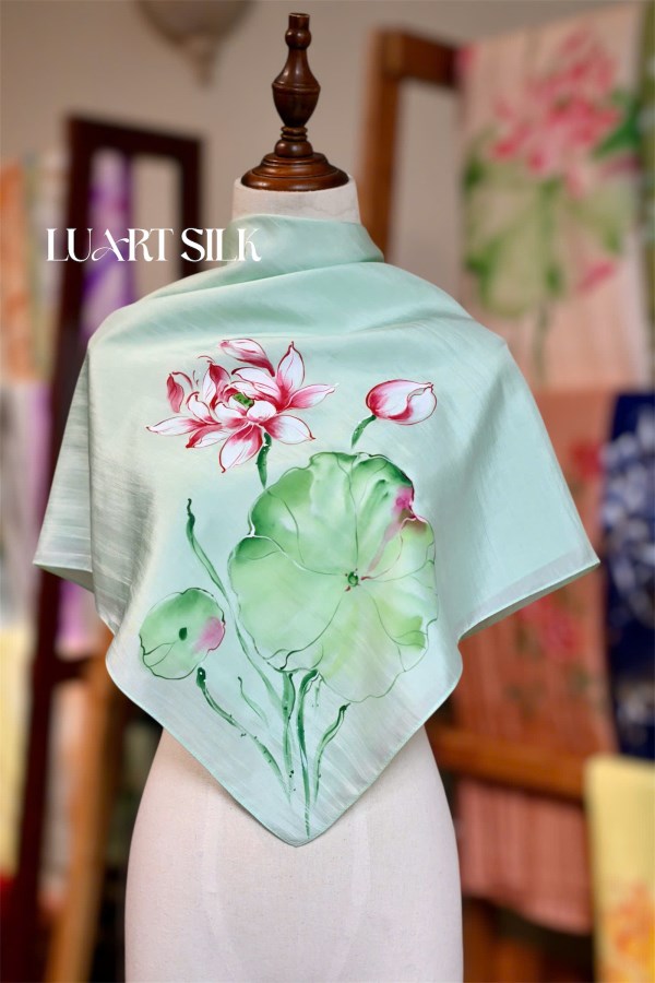 Khăn lụa tơ tằm vuông vẽ tay (85x85cm)