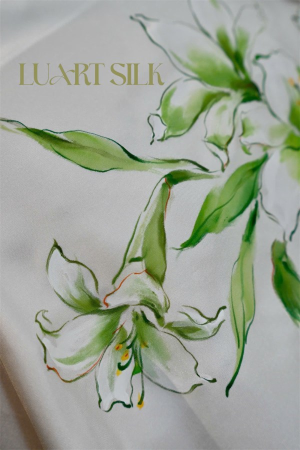 Khăn vuông vẽ tay