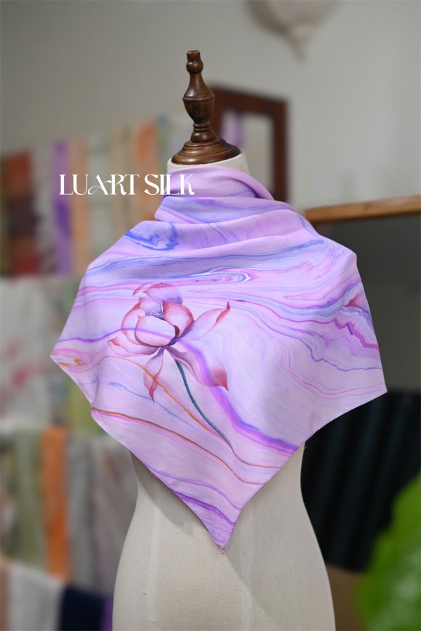 Khăn vuông thuỷ ấn + vẽ tay