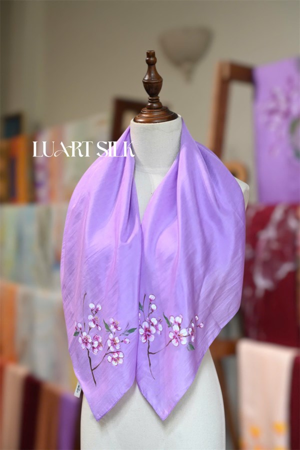 Khăn lụa tơ tằm vuông vẽ tay (85x85cm)